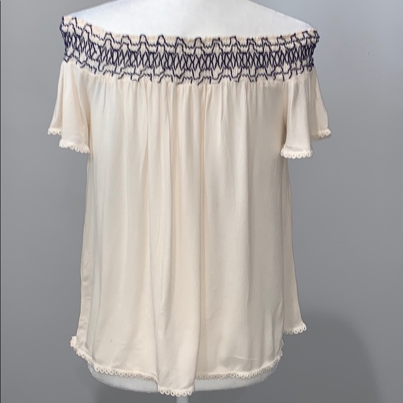 Xhiliration Off The Shoulder Shirt Size Sm… - Picture 3 of 5